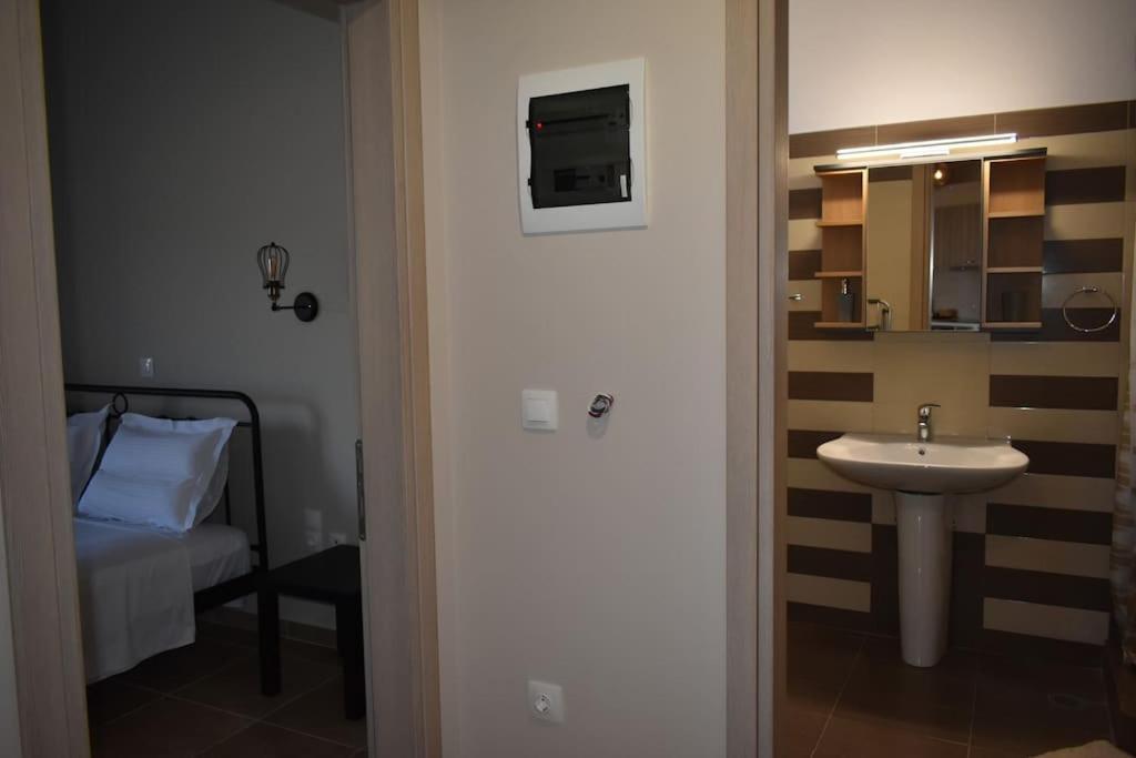 Smailis Apartment 2 Лигурион Екстериор снимка